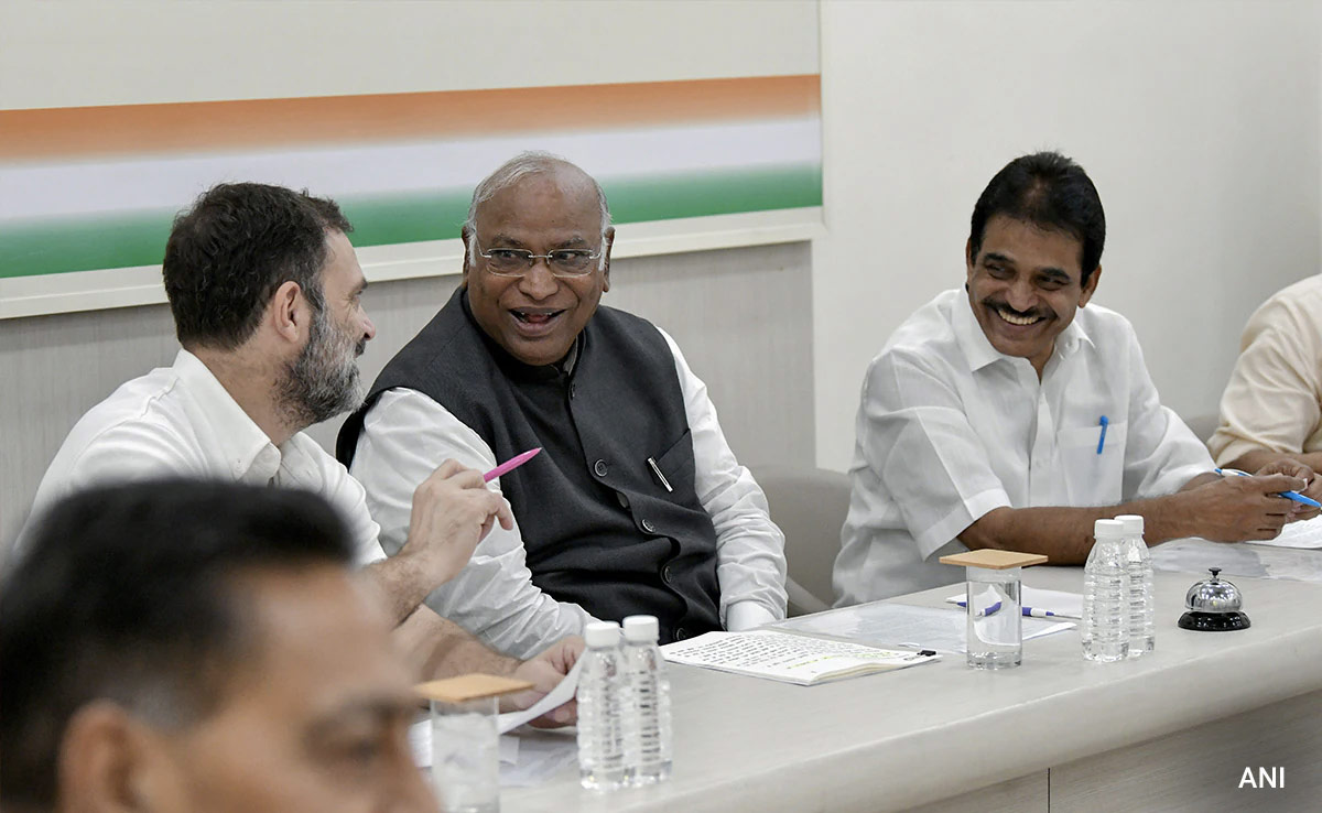 कांग्रेस ने की केंद्रीय चुनाव समिति की घोषणा, राजस्थान के किसी नेता को नहीं मिली जगह