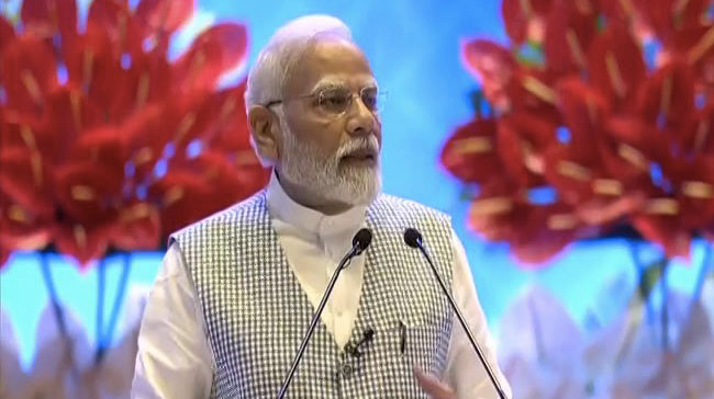 PM मोदी ने वाराणसी में अंतरराष्ट्रीय क्रिकेट स्टेडियम की आधारशिला रखी