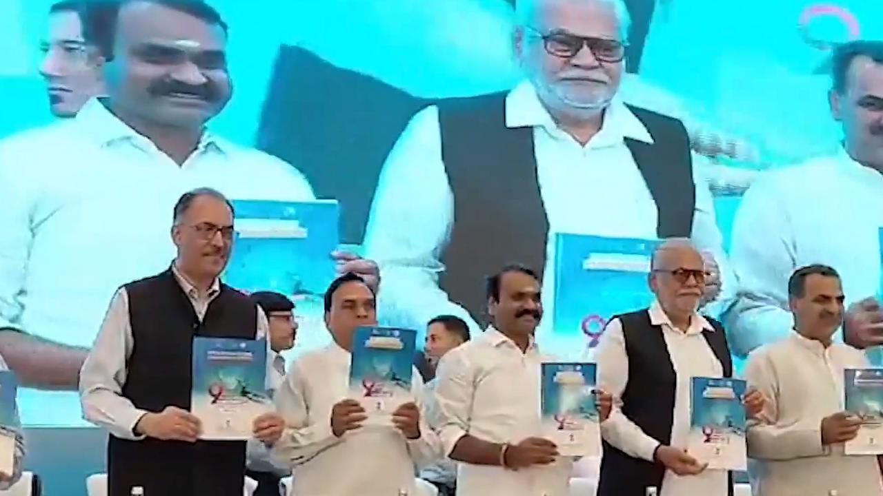 Indore में Fisheries Welfare Board के कार्यक्रम में क्यों हुआ हंगामा?