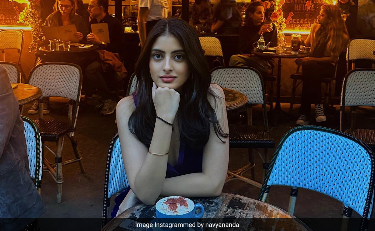 Navya Nanda's Pic From Paris Gets Big Love From Ananya Panday, Mom Shweta Bachchan And Others
