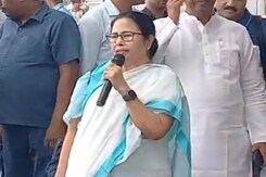 Mamata Banerjee Leaves For 11-day Trip To Spain, Dubai Mamata Banerjee Leaves For 11-day Trip To Spain, Dubai