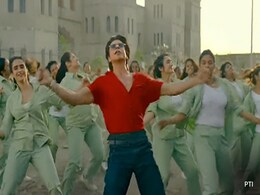 Shah Rukh Khan Reviews Fan's Version Of <i>Zinda Banda</i>: "People Were Watching You Instead Of Me" Shah Rukh Khan Reviews Fan's Version Of <i>Zinda Banda</i>: "People Were Watching You Instead Of Me"