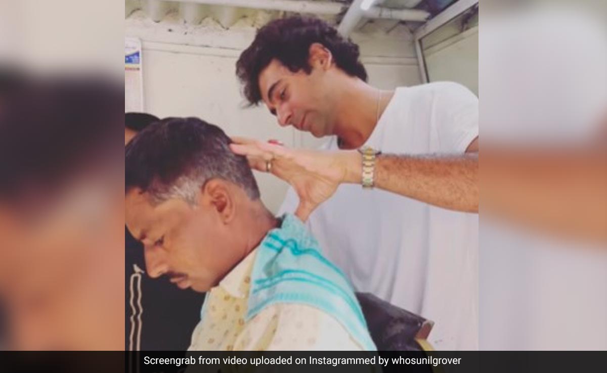 कभी सड़क पर धोए कपड़े, कभी बेची मूंगफली, अब बाल काटने पर मजबूर हुआ कपिल शर्मा शो का मशहूर कॉमेडियन कभी सड़क पर धोए कपड़े, कभी बेची मूंगफली, अब बाल काटने पर मजबूर हुआ कपिल शर्मा शो का मशहूर कॉमेडियन