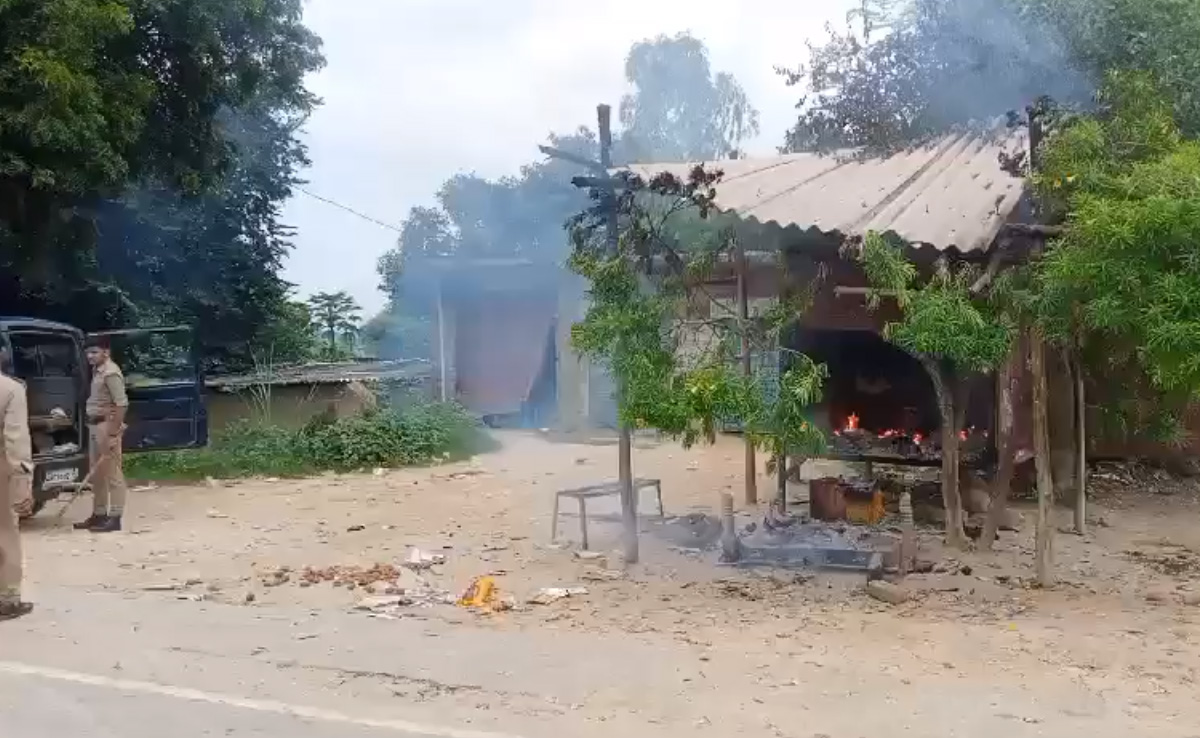3 Killed Over Land Dispute, Angry UP Villagers Set Several Houses On Fire