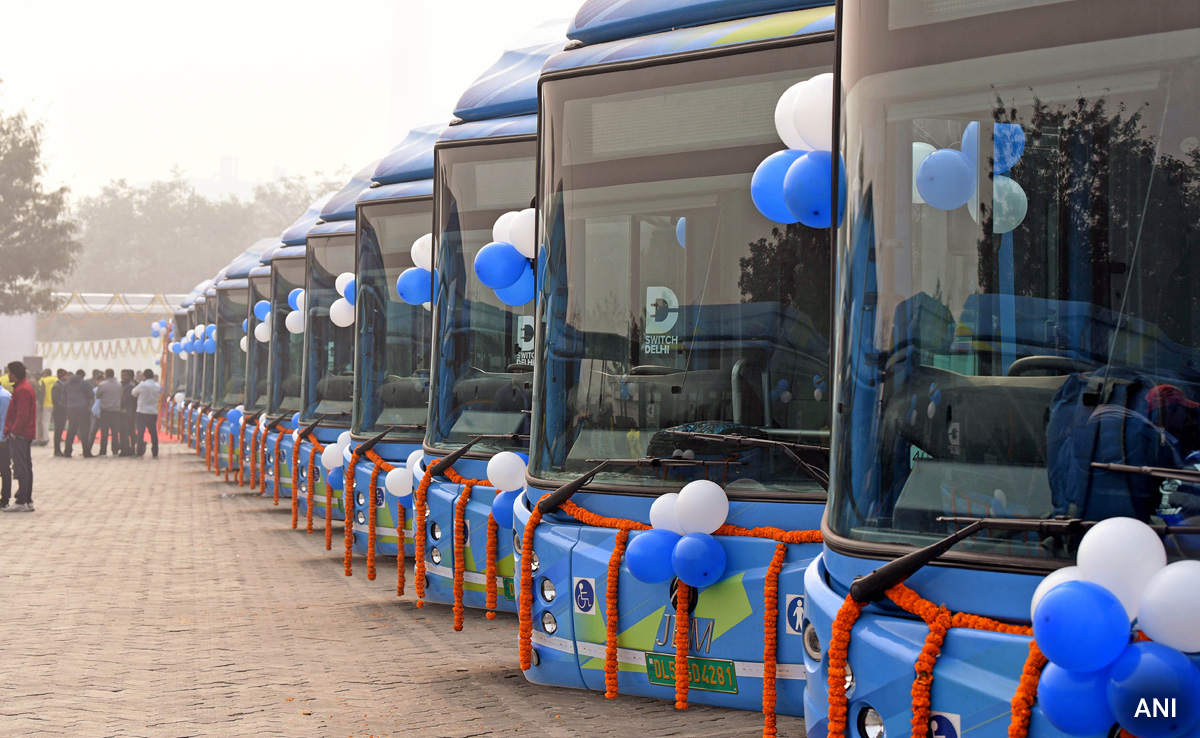 Delhi Lt Governor, Chief Minister Together Launch 400 Electric Buses