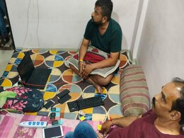 इंदौर में एशिया कप के मैचों पर सट्टा लगाते 2 सटोरिए गिरफ्तार, लैपटॉप-मोबाइल बरामद इंदौर में एशिया कप के मैचों पर सट्टा लगाते 2 सटोरिए गिरफ्तार, लैपटॉप-मोबाइल बरामद