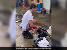 सड़क किनारे थापी से कपड़े धोता नजर आया यह मशहूर कॉमेडियन, कभी कपिल शर्मा शो की था रौनक सड़क किनारे थापी से कपड़े धोता नजर आया यह मशहूर कॉमेडियन, कभी कपिल शर्मा शो की था रौनक