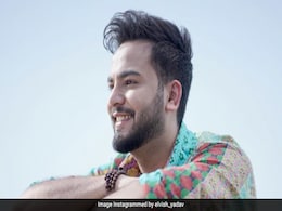फिल्मी सितारों जैसी लग्जरियस लाइफ जीते हैं एल्विश यादव, शानदार कारों के हैं शौकीन फिल्मी सितारों जैसी लग्जरियस लाइफ जीते हैं एल्विश यादव, शानदार कारों के हैं शौकीन