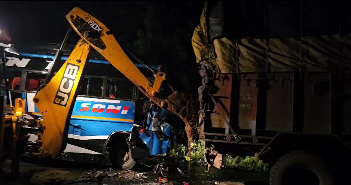 खरगोन : PM Modi की सभा में शामिल होने आ रहे कार्यकर्ताओं की बस का एक्सीडेंट, उपचार के बाद घायलों को मिली छुट्‌टी