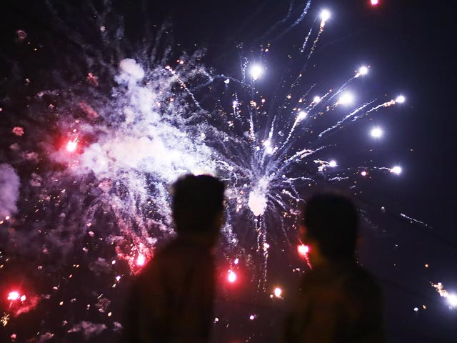 सर्दियों में पटाखों पर दिल्ली सरकार ने बैन लगाने का लिया फैसला