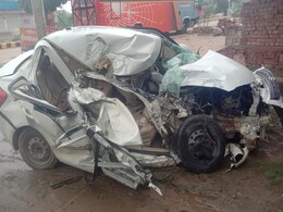भीषण सड़क दुर्घटना में 6 लोगों की मौत, गाय को बचाने के चक्कर में हुआ हादसा भीषण सड़क दुर्घटना में 6 लोगों की मौत, गाय को बचाने के चक्कर में हुआ हादसा