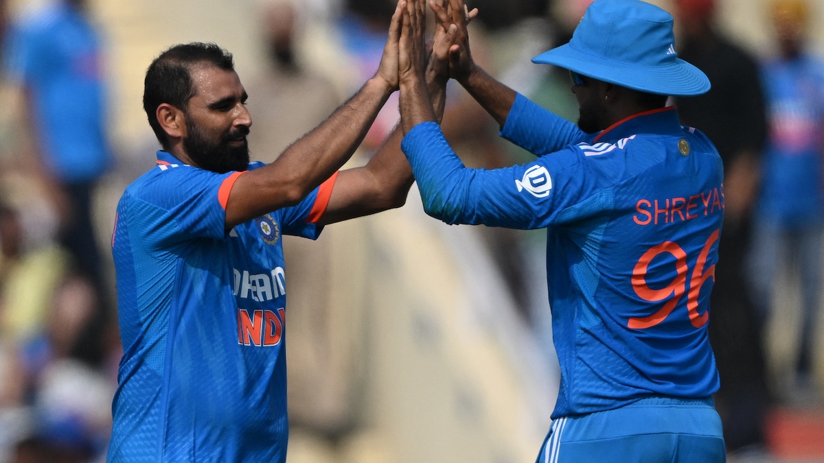 India vs Australia Live Score 1st ODI: Jasprit Bumrah, Ravindra Jadeja Combo Toils Hard To Break Aus Resistance