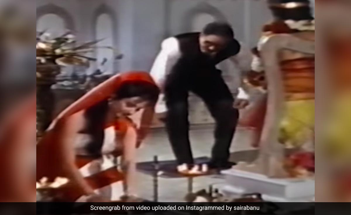 Janmashtami Special: Saira Banu Shot <i>Kanha</i> Song "On The Very Day Of Festival"