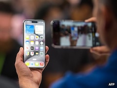 Apple Eyes Record Sales Even Without AI Sparkle Thanks To iPhone 17