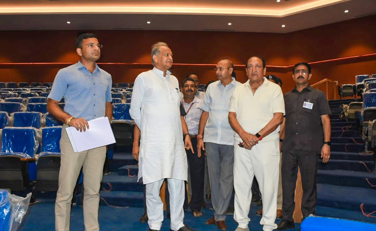 CM गहलोत 5 दिन में दूसरी बार पहुंचे जोधपुर, विकास परियोजनाओं का लिया जायजा