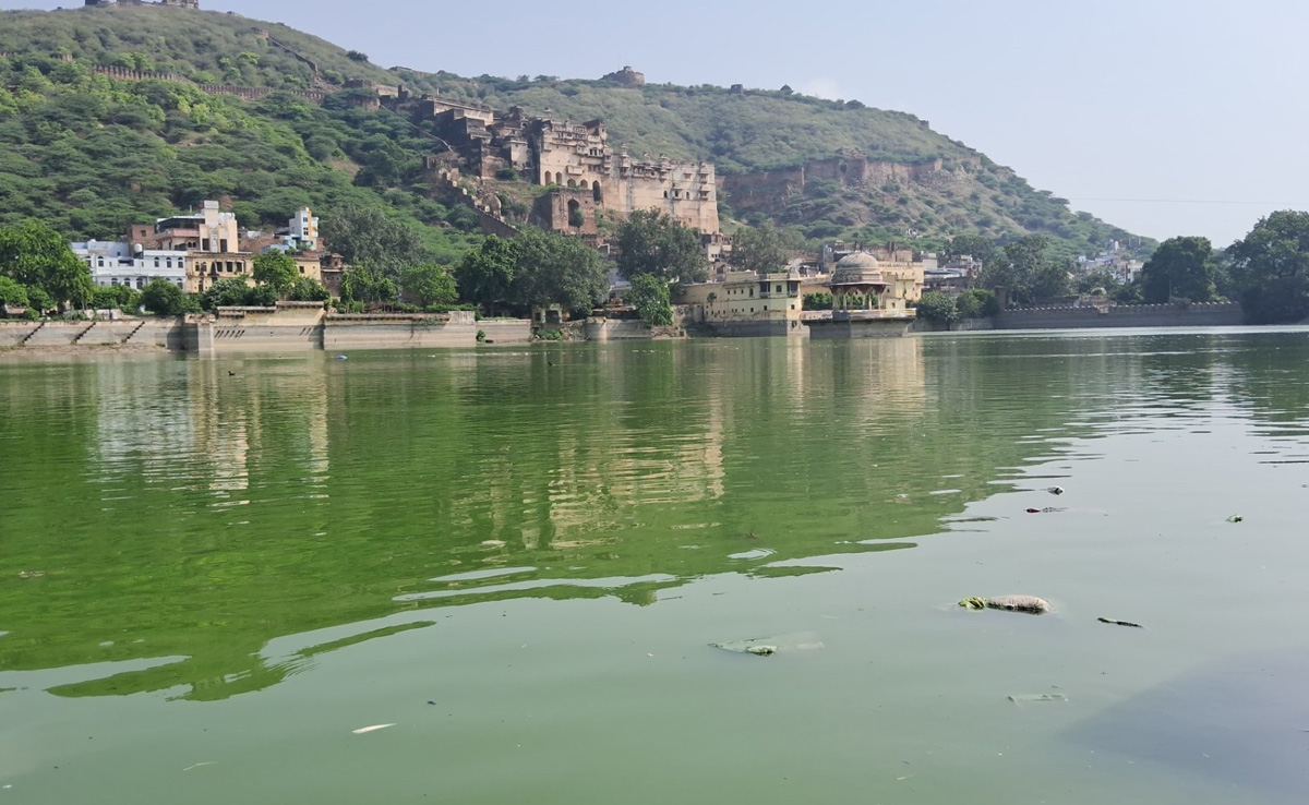 कभी बूंदी की शान रहीं ऐतिहासिक नवल सागर और जैत सागर झीलें, बदरंग और कचरे के ढ़ेर में बदल रही हैं