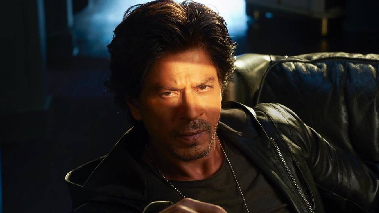 खूबसूरत अंदाज़ में दिखे दीपिका-शाहरुख, फैंस ने बरसाया प्यार