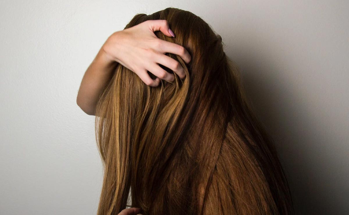 ऑयली हेयर वाले अपनाएं ये नुस्खा, बाल की चिप-चिपाहट हो जाएगी दूर