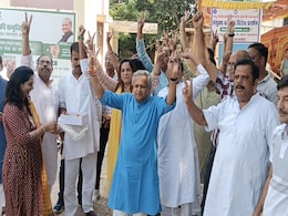 राजस्थानः पशु चिकित्सकों का आंदोलन 11वें दिन समाप्त, सरकार ने नॉन प्रैक्टिसिंग एलाउंस देने पर जताई सहमति राजस्थानः पशु चिकित्सकों का आंदोलन 11वें दिन समाप्त, सरकार ने नॉन प्रैक्टिसिंग एलाउंस देने पर जताई सहमति