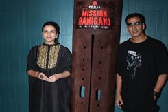 Akshay Kumar And Parineeti Chopra At <i>Mission Raniganj</i> Promotions Akshay Kumar And Parineeti Chopra At <i>Mission Raniganj</i> Promotions