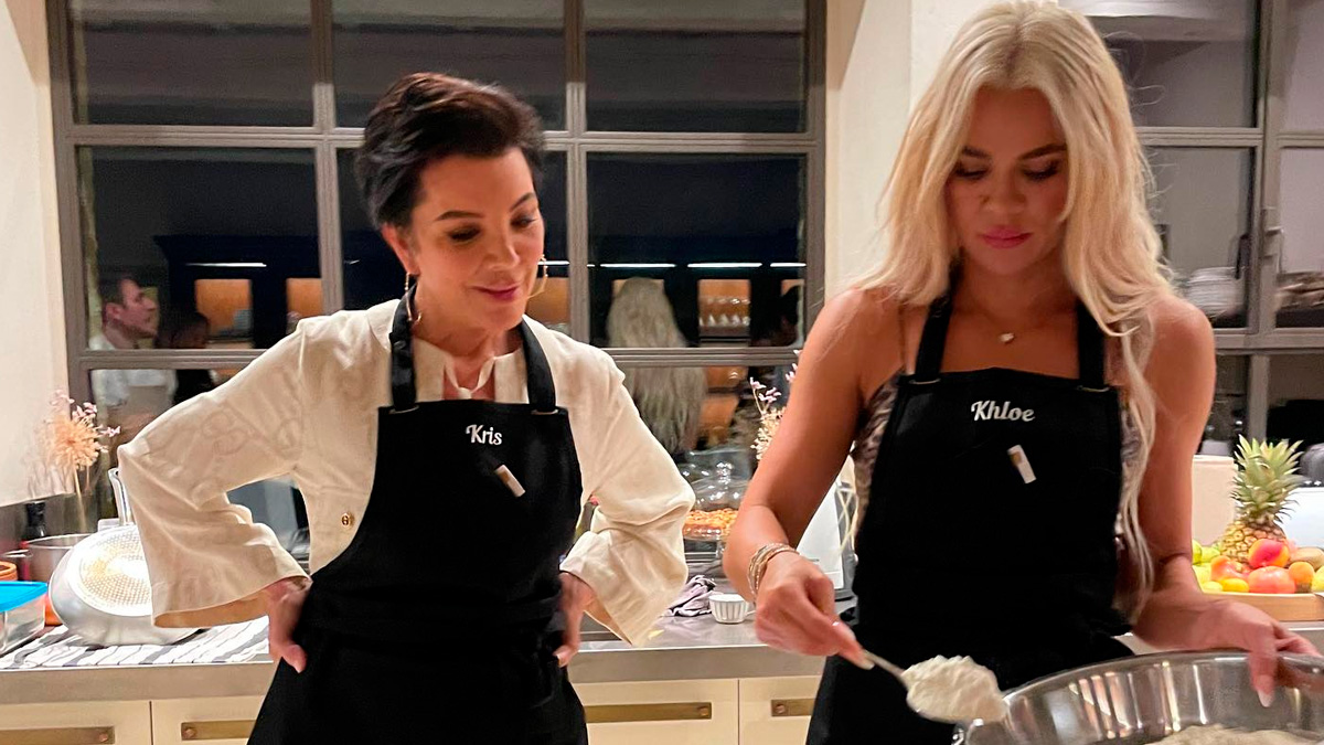 "Italy Never Tasted So Good" - Kris Jenner Made Pizzas And Pasta With Her Daughters