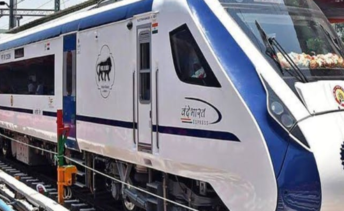 Vande Bharat Train: वंदे भारत एक्सप्रेस के रूट में बदलाव, अब चित्तौड़गढ़ स्टेशन पर होगा ठहराव, कल हरी झंडी दिखाएंगे PM Modi