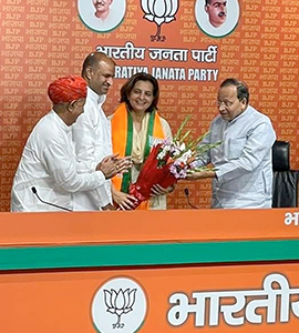 राजस्थान चुनावः नागौर की भाजपा प्रत्याशी ज्योति मिर्धा के खिलाफ धोखाधड़ी के आरोप में मामला दर्ज राजस्थान चुनावः नागौर की भाजपा प्रत्याशी ज्योति मिर्धा के खिलाफ धोखाधड़ी के आरोप में मामला दर्ज