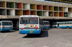 G20 Summit: जी-20 सम्मेलन के चलते बदल गया है बसों का रूट G20 Summit: जी-20 सम्मेलन के चलते बदल गया है बसों का रूट