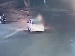 Jodhpur: कार के बोनट पर 1KM तक होमगार्ड को घसीटता रखा शख्स, सामने आया CCTV फुटेज Jodhpur: कार के बोनट पर 1KM तक होमगार्ड को घसीटता रखा शख्स, सामने आया CCTV फुटेज