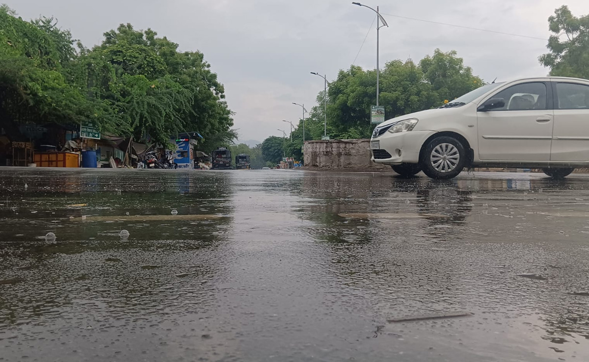 MP Weather News: तापमान में उतार चढ़ाव जारी, जानिए MP में आज मौसम का क्या  है हाल? | MP Weather News: Fluctuations in temperature continue, know what  is the weather condition in