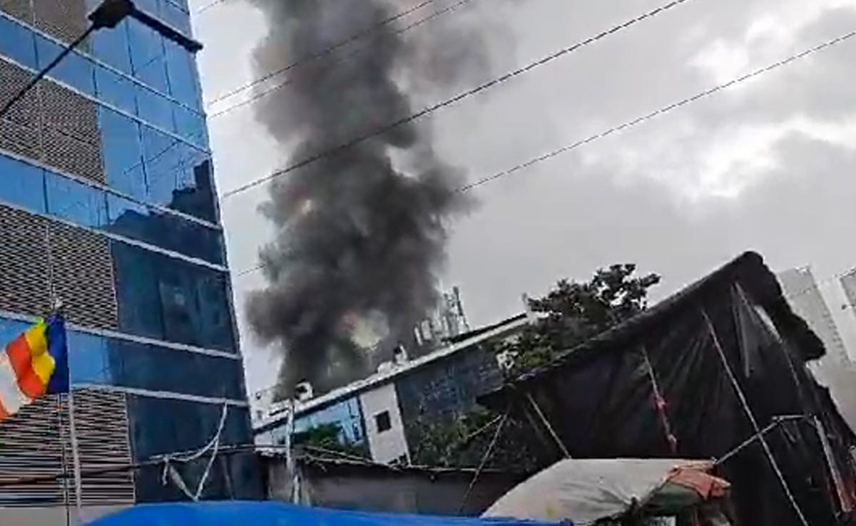 Major Fire Breaks Out At Shopping Mall In Mumbai's Oshiwara, 14 Rescued