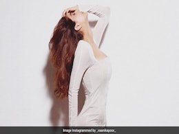All That Vaani Kapoor Needs To Be "Unreasonably Cheeky" Is A White Mini Corset Dress All That Vaani Kapoor Needs To Be "Unreasonably Cheeky" Is A White Mini Corset Dress