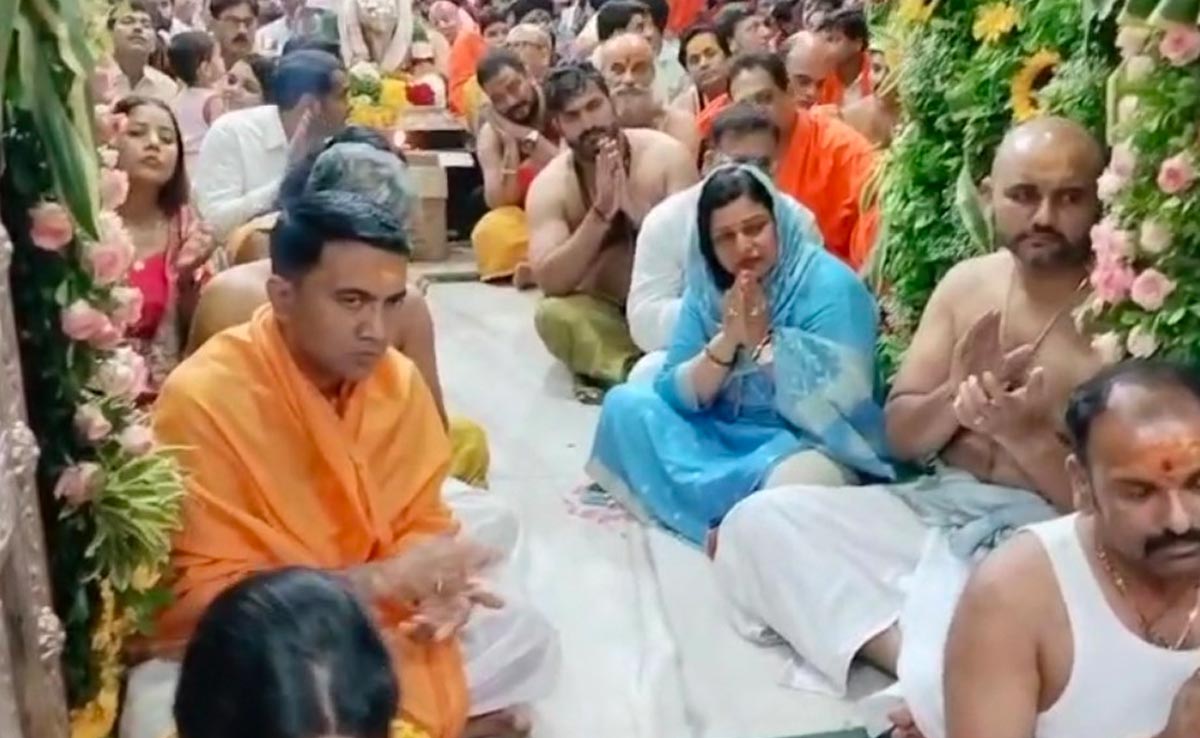 महाकाल की शरण में पहुंचे गोवा के मुख्यमंत्री प्रमोद सावंत, दो मंत्री भी थे मौजूद