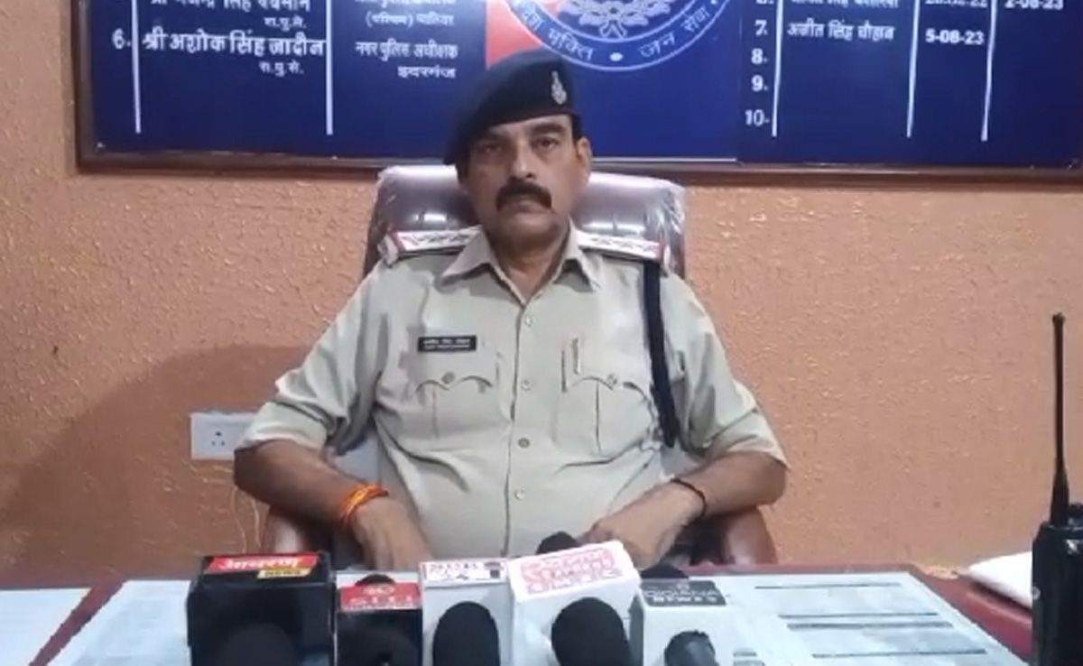 ग्वालियर : गाड़ी खड़ी करने को लेकर दो पक्षों में हुई मारपीट, घटना का CCTV फुटेज आया सामने