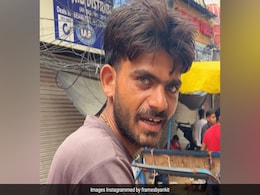 इंटरनेट सेंसेशन बना भूरी आंखों वाला ये रिक्शेवाला, फोटोग्राफर ने खींची ऐसी फोटो हो गई वायरल, लोग बोले- अगला हीरो इंटरनेट सेंसेशन बना भूरी आंखों वाला ये रिक्शेवाला, फोटोग्राफर ने खींची ऐसी फोटो हो गई वायरल, लोग बोले- अगला हीरो