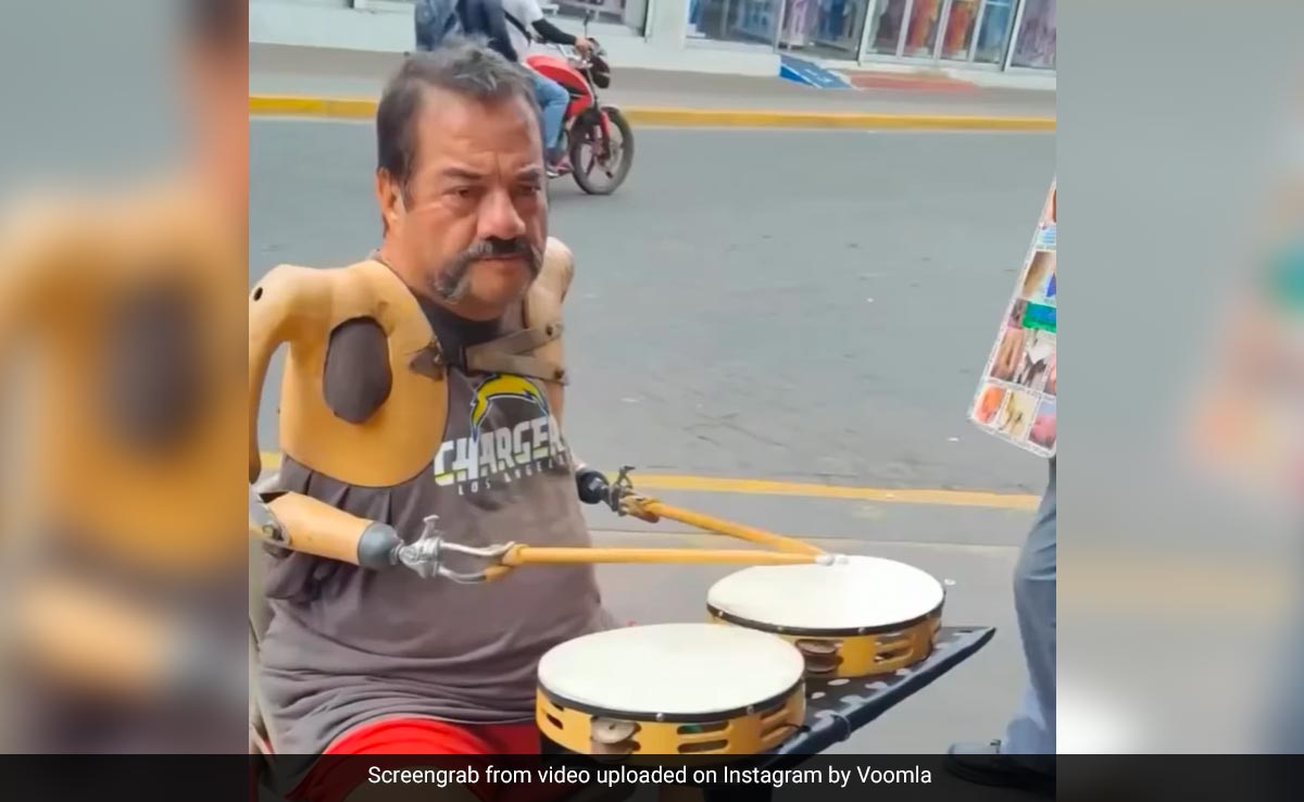 हालात से लड़ते और उसका डटकर सामना करते इस पिता का वीडियो देख इमोशनल हुए लोग, देखें VIDEO