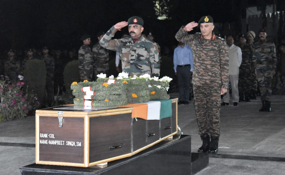 Army Officers, J&K Lt Governor Pay Tributes To Soldiers Killed In Action
