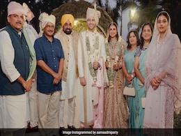 AAP Leaders' Perfect Shot With Newlyweds Parineeti Chopra, Raghav Chadha AAP Leaders' Perfect Shot With Newlyweds Parineeti Chopra, Raghav Chadha