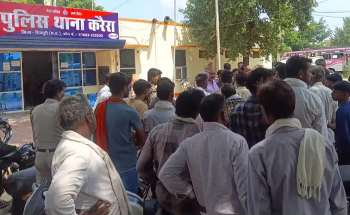अपने ही घर के आंगन में खटिया पड़ी मिली युवक की लाश, दोस्त के साथ पार्टी करने निकला था शख्स