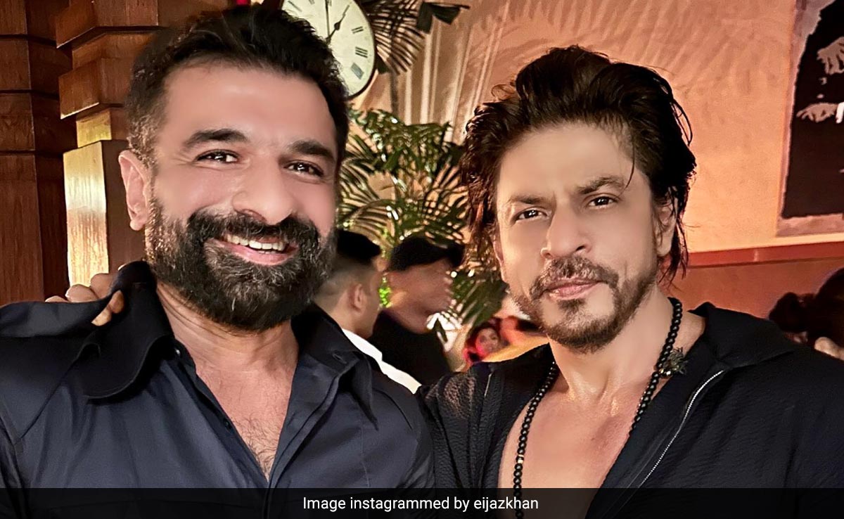 <I>Jawan</I> Star Eijaz Khan's Appreciation Post For Shah Rukh Khan Is All Heart: "Long Live My King"