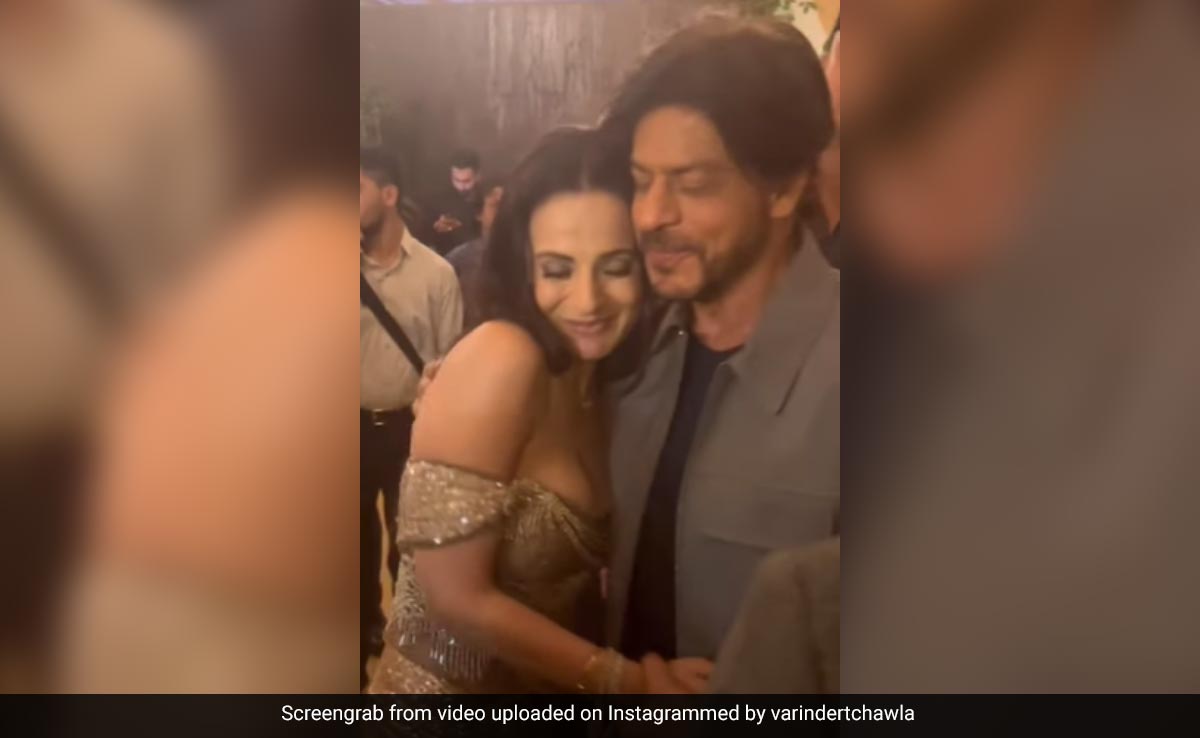 Ameesha Patel Congratulates Shah Rukh Khan On <I>Jawan</i>'s Success: "Creating <i>Gadar</i> At The Box Office"