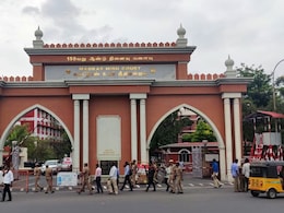 Remove Sanitation Workers Protesting Outside Chennai Civic Body HQ: High Court Remove Sanitation Workers Protesting Outside Chennai Civic Body HQ: High Court