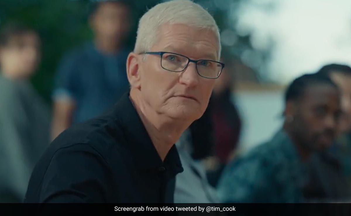 Apple CEO Tim Cook's Surprise Visit To China Amid Slumping Phone Sales