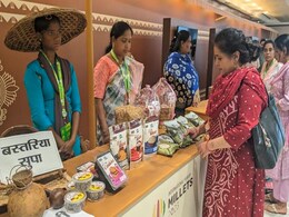 G-20 में आईं फर्स्ट लेडीज को बस्तर की महिलाओं ने दिया Millets का उपहार G-20 में आईं फर्स्ट लेडीज को बस्तर की महिलाओं ने दिया Millets का उपहार