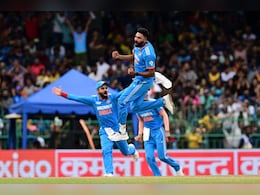 एशिया कप इतिहास में अमर है मुकाबला, जब लंका के खिलाफ चला था 'मियां मैजिक', एक ओवर में चटकाए थे इतने विकेट एशिया कप इतिहास में अमर है मुकाबला, जब लंका के खिलाफ चला था 'मियां मैजिक', एक ओवर में चटकाए थे इतने विकेट
