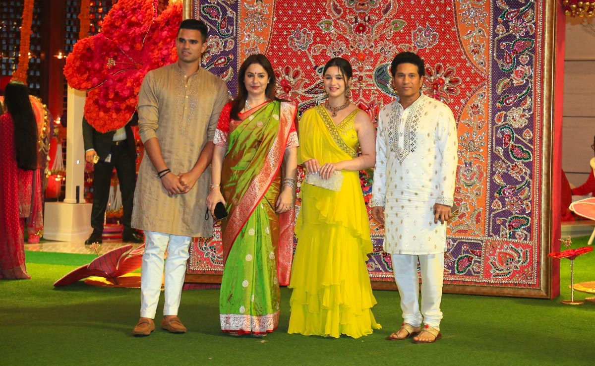 Sachin And Family Had A Winning Style Innings At This Festive Celebration