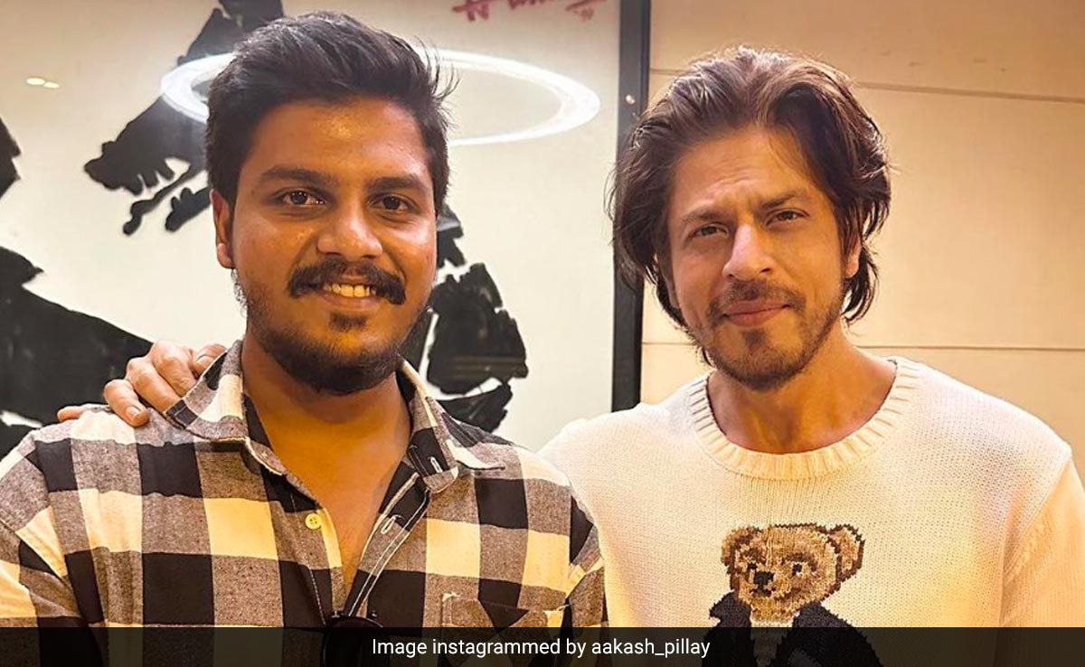 Man's Quest To Meet Shah Rukh Khan Comes True After Month-Long Struggle
