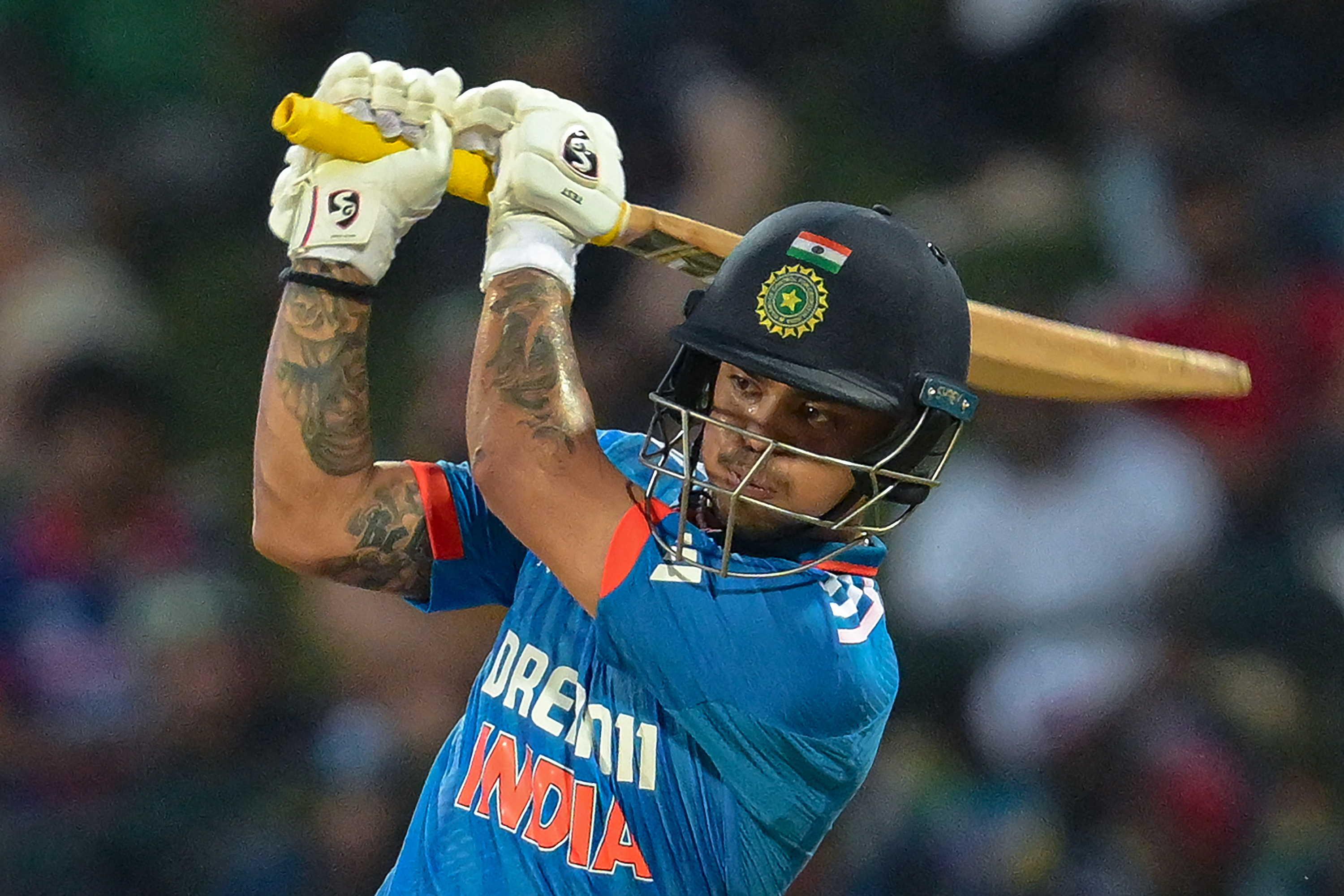 पाकिस्तान के खिलाफ Ishan Kishan बने टीम इंडिया के लिए संकटमोचक, MS Dhoni का रिकॉर्ड तोड़ मचाई खलबली