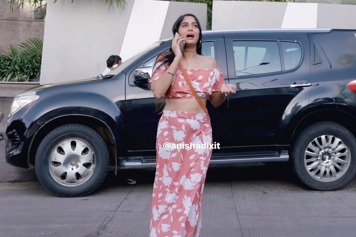 Anisha Dixit's Hilarious Take on Indian Moms and Missed Calls