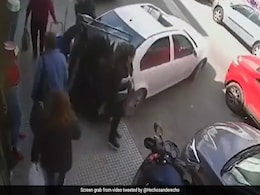 Argentina Man Suffers Seizure While Parking Car, Hits A Woman Fatally Argentina Man Suffers Seizure While Parking Car, Hits A Woman Fatally